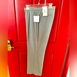 Sag Harbor women’s stretch slacks! New, never worn.